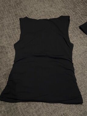 Women's Black Sleeveless Tank Top - Unbranded